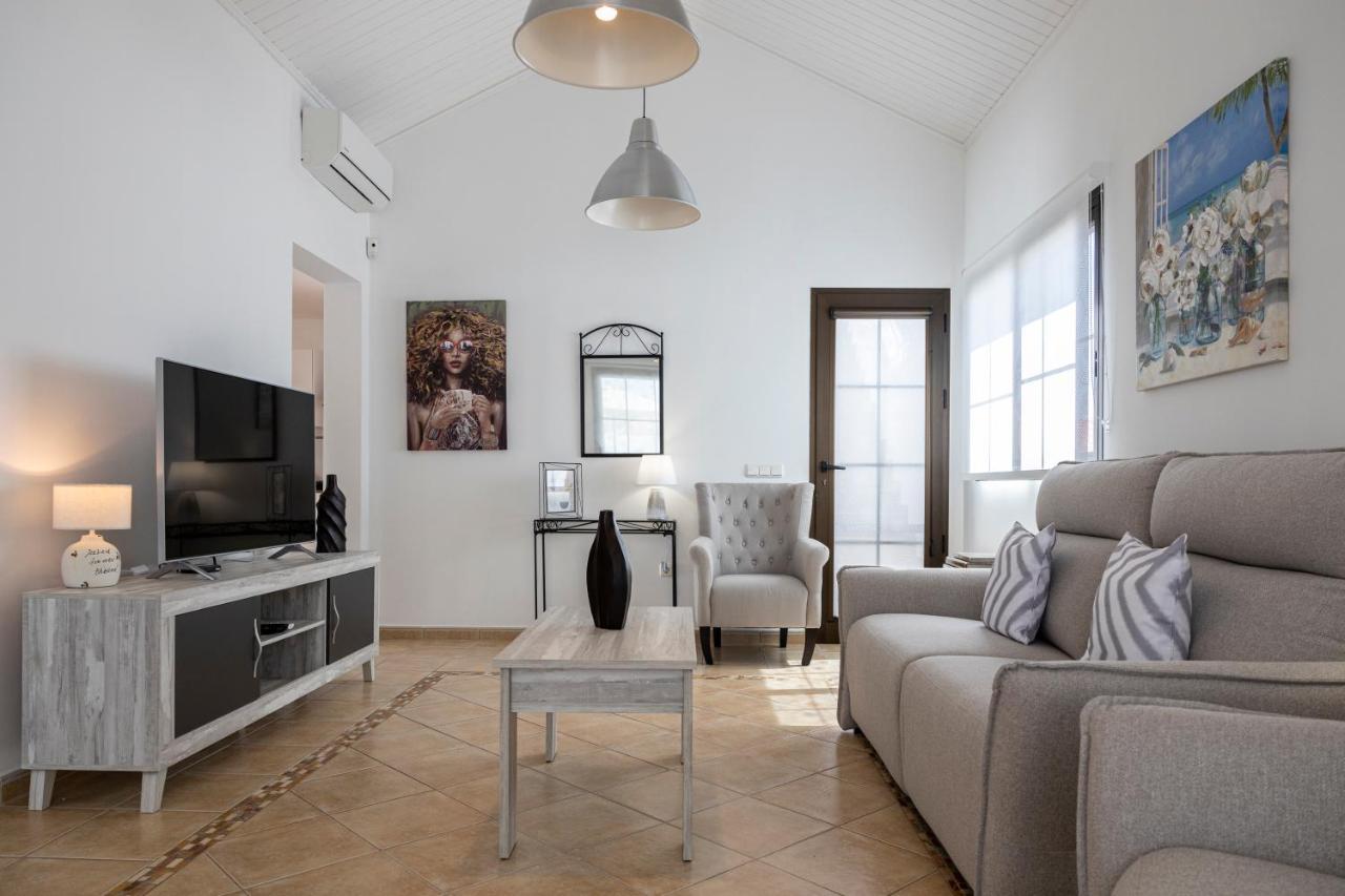 Ideal For Family Holidays, Near Beach And Golf- Casa James La Guirra Kültér fotó